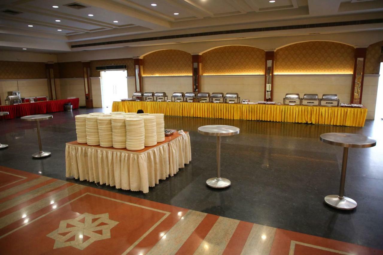 Hotel Swagath Grand Nagole Hyderabad Exteriör bild