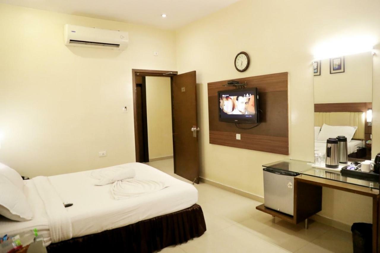 Hotel Swagath Grand Nagole Hyderabad Exteriör bild